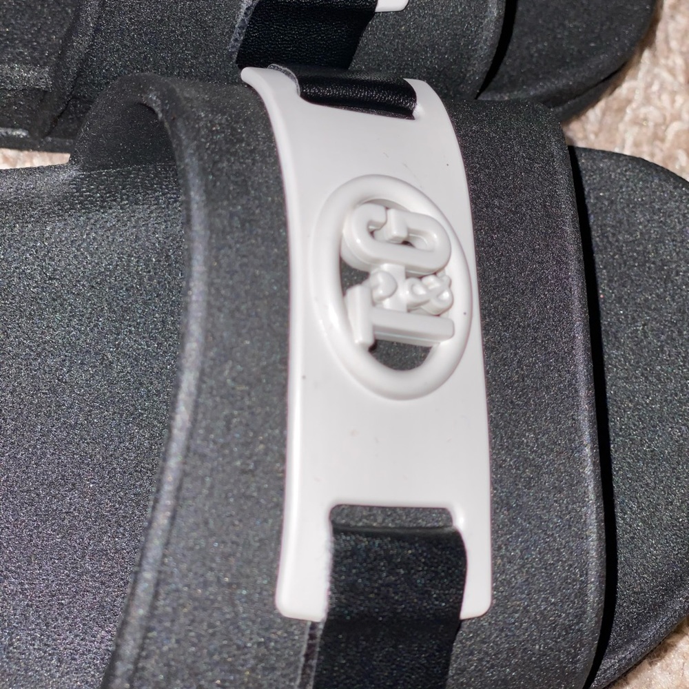 Shoes - Picture 4 of 4